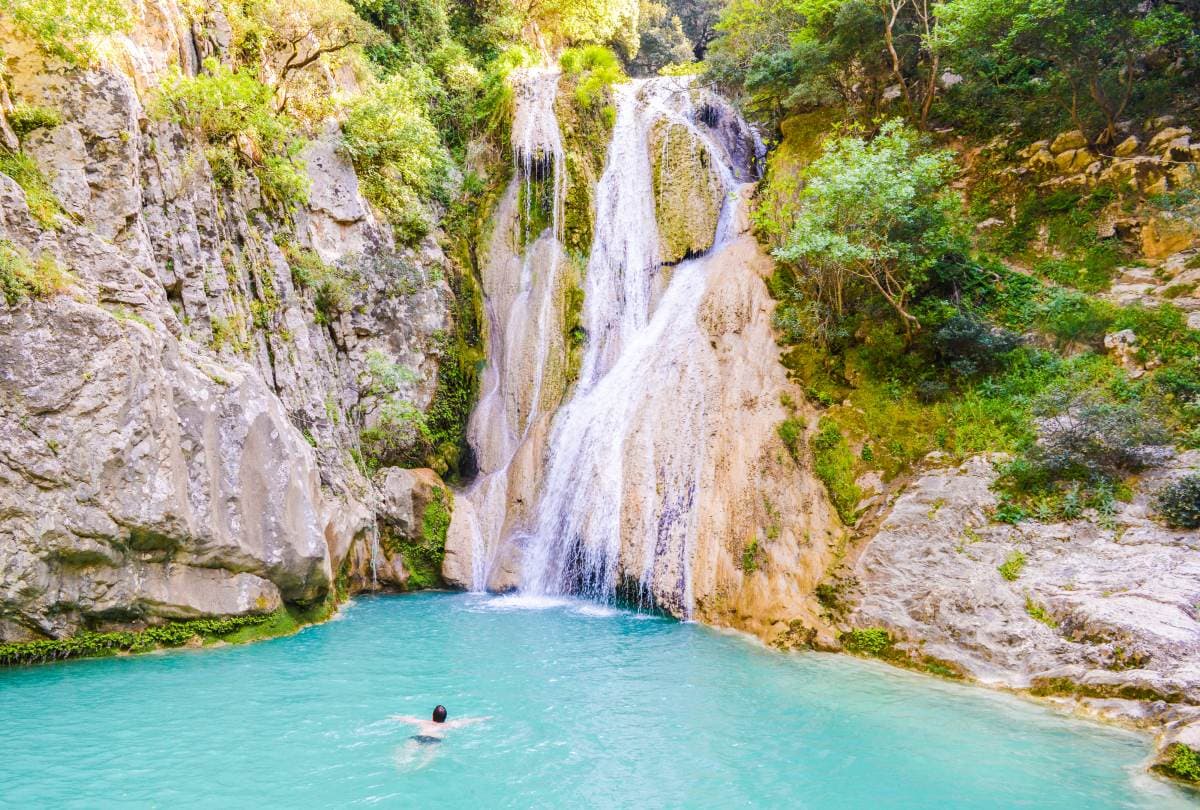 Hiking Polilimnio Waterfalls 0082