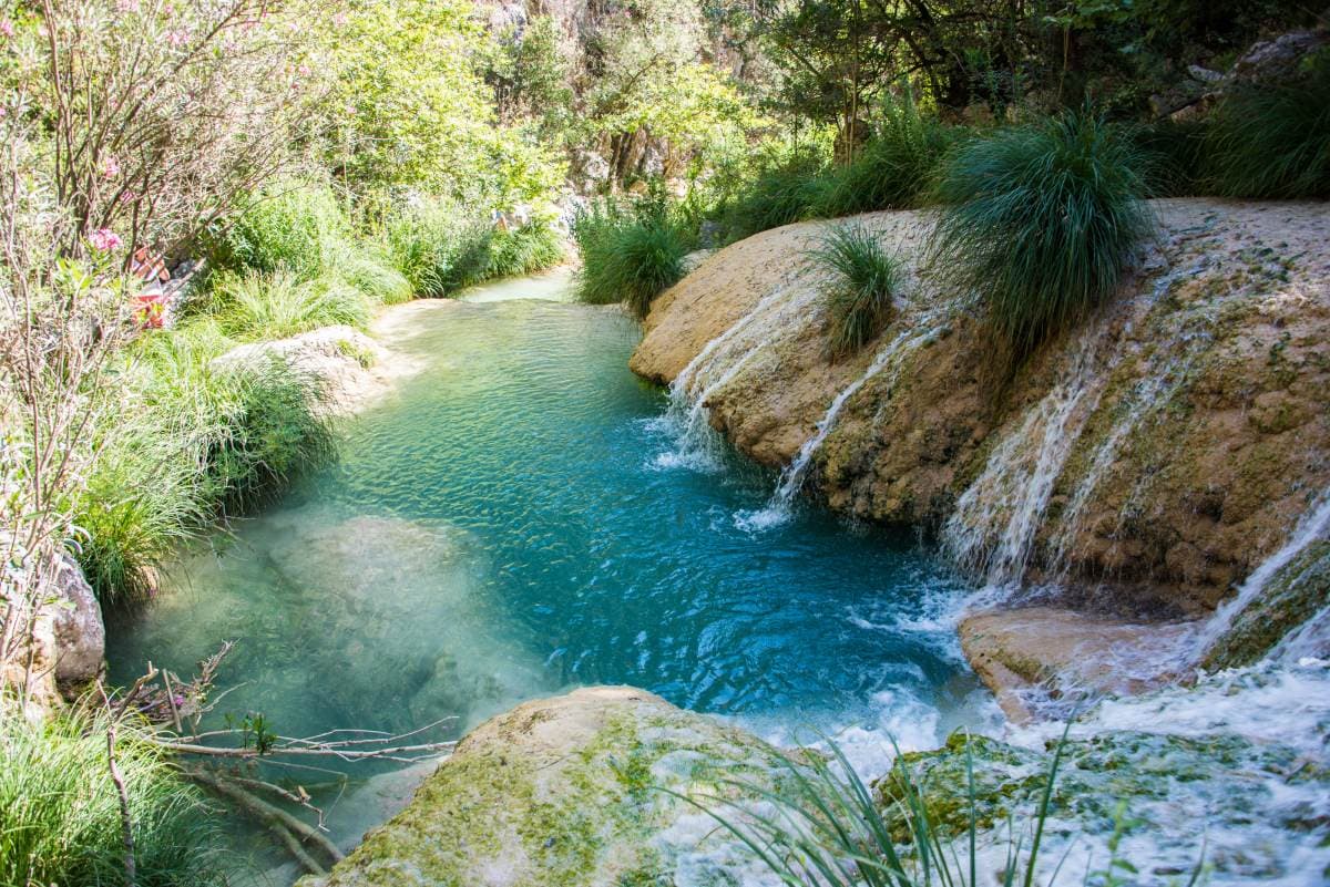 Hiking Polilimnio Waterfalls 85481