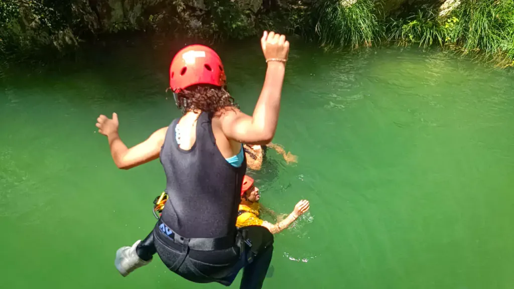 explore messinia jumping in polylimnio 121127 67c86153bbb0c